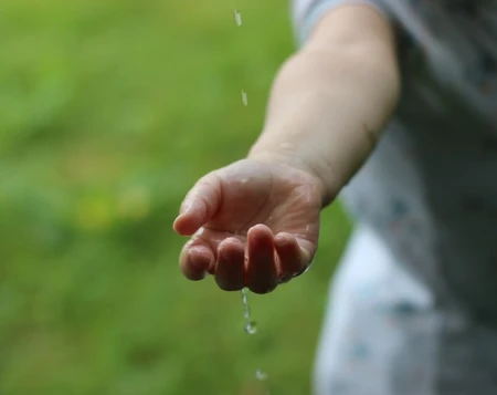 L’eau calcaire peut-elle causer de l’eczéma ?
