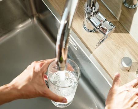 Allergie au chlore : l’eau du robinet est-elle en cause ?