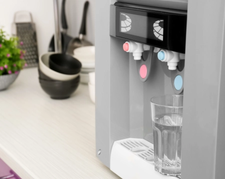 Fontaines à eau pour particuliers : quelles alternatives pratiques et écologiques ?